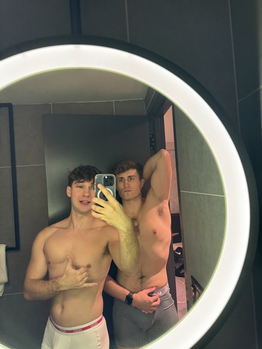 Should we post collab @kamstonex https://t.co/N7hXWEG9JM https://t.co/D4Kh2cAFvS