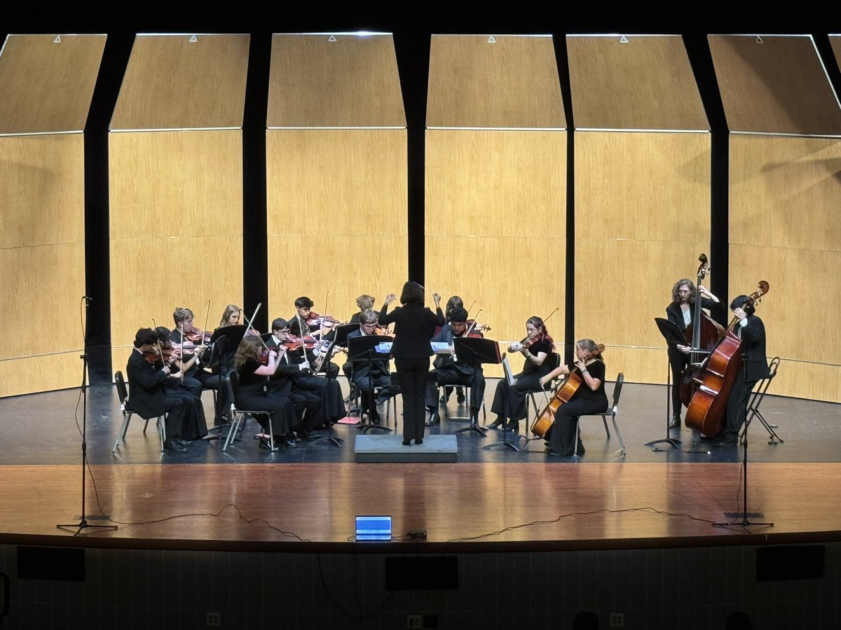 RHHSHawks_9's tweet image. Great to see H9 band and orchestra students in concert tonight. Congrats on your first show Ms. Pierce!