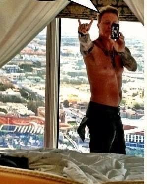 LEPERMESSlAH's tweet image. this whore