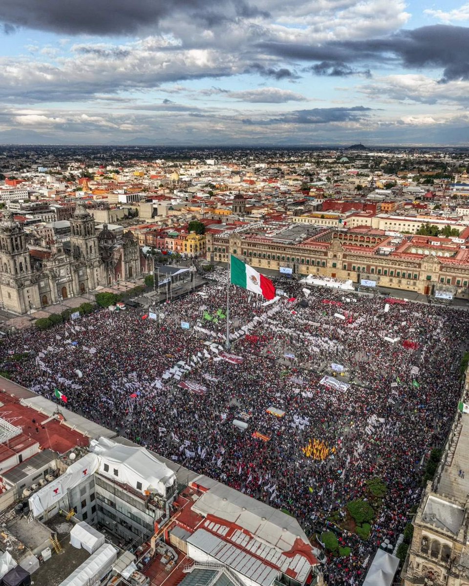 Con orgullo y emoción, hoy escuchamos el primer mensaje de la Dra. <a href="/Claudiashein/">Claudia Sheinbaum Pardo</a> como presidenta de México 🇲🇽. Es un honor acompañarla en este día histórico, pues su llegada representa la esperanza de todas las mujeres. 🙋🏽‍♀️