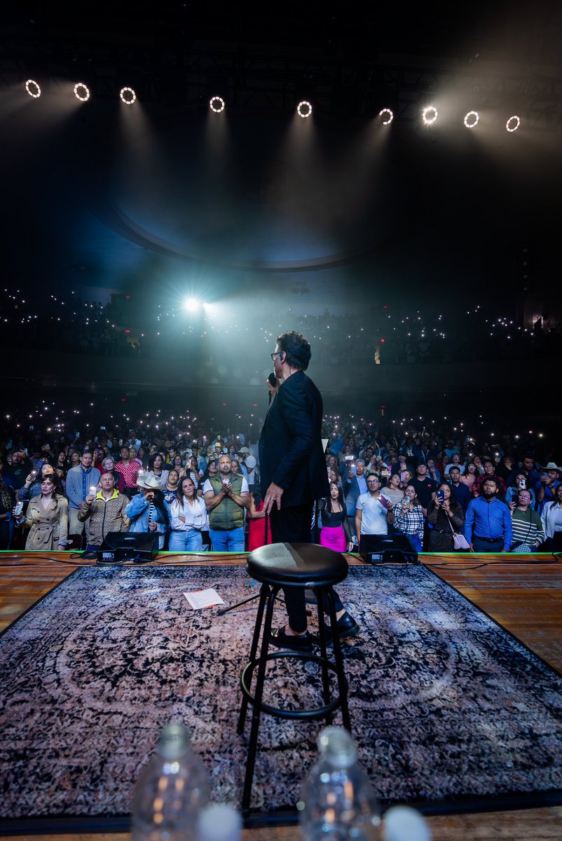 jaroficial's tweet photo. Gracias Boston por cantar a todo volumen la noche del domingo pasado, disfruté mucho el concierto. 
Nos vemos este sábado 5 de octubre en Atlanta, aún quedan pocos boletos disponibles en  https://t.co/WmfKnJBKG5 

📷: @camifilms 

#terrenaltour #jesusadrianromero #jardetour https://t.co/6UM1UUCyqo