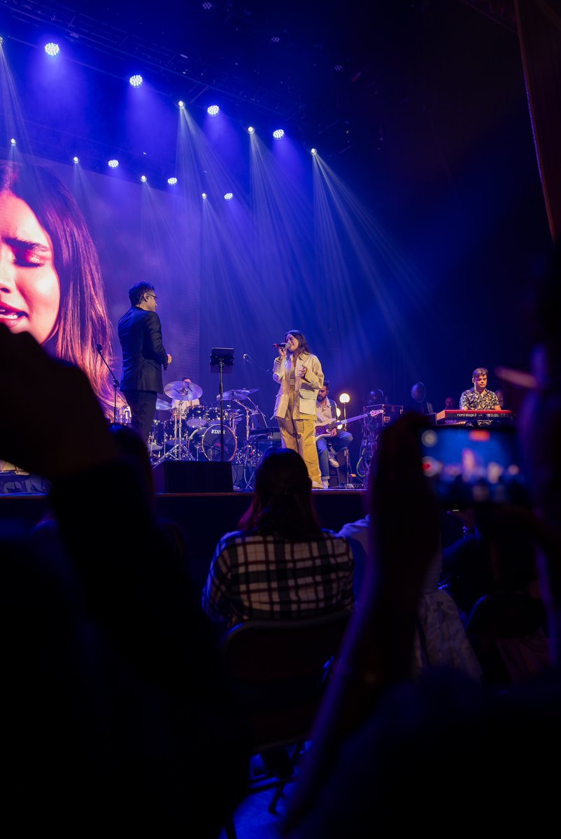 jaroficial's tweet photo. Gracias Boston por cantar a todo volumen la noche del domingo pasado, disfruté mucho el concierto. 
Nos vemos este sábado 5 de octubre en Atlanta, aún quedan pocos boletos disponibles en  https://t.co/WmfKnJBKG5 

📷: @camifilms 

#terrenaltour #jesusadrianromero #jardetour https://t.co/6UM1UUCyqo
