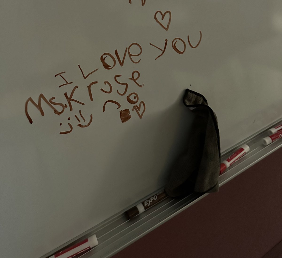 KruseCrew2's tweet photo. Sometimes these notes are all I need 🖤 I love my students. @NISDCarson https://t.co/EMHPupdydy