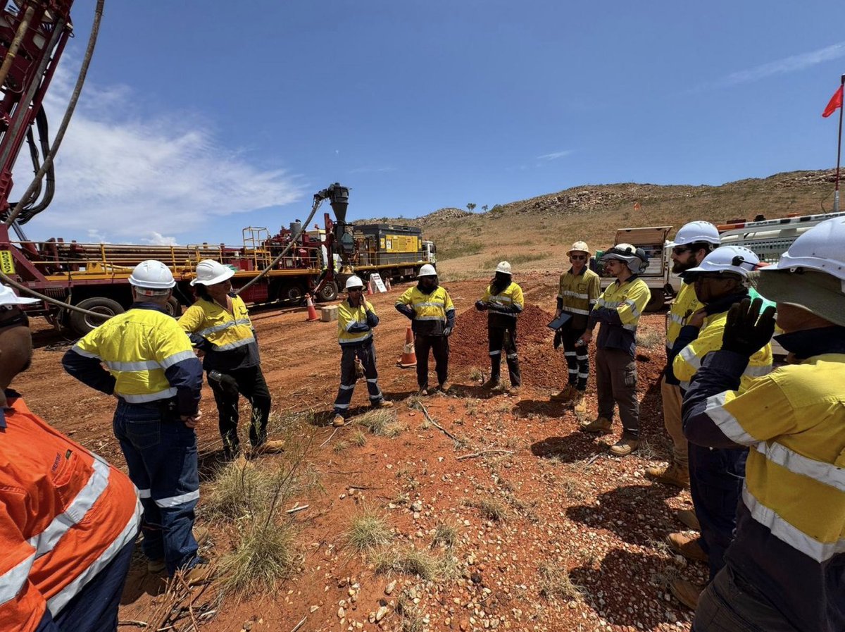 MacroMetals tweet media