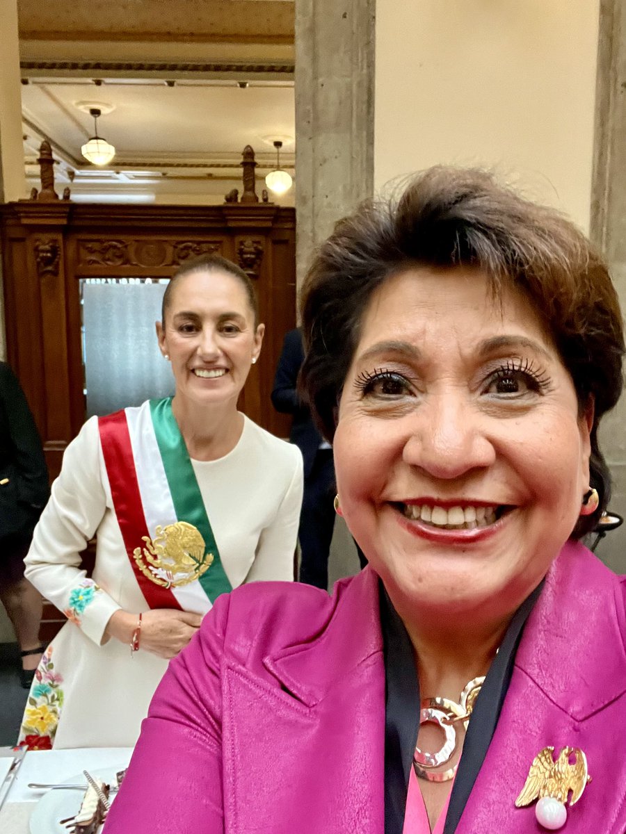 History in the making! Honored to be at the inauguration of the first woman ever to serve as the President of Mexico. ¡Felicidades PRESIDENTA <a href="/Claudiashein/">Claudia Sheinbaum Pardo</a>! ¡Viva Mexico! 🇲🇽 🇺🇸