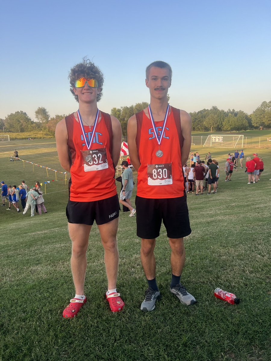 Cross Country competed at Best of the West at Obion County tonight. Jonathan Lewis placed 2nd, and Jon Graves placed 10th. #HornetsXC