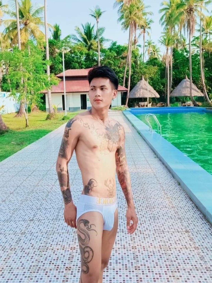 အရင်ကပုံလေးနဲ့ 😛😛😛
ဒါနဲ့ ကျိနေတဲ့သူရဲ့ လော်ပုံလေးတွေ မန့်ခဲ့
ကိတ်ကြရဲ့လားလို့ 😋😛😛