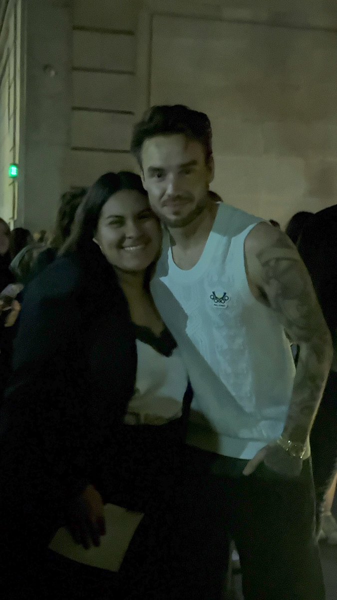 NiallisCamsLife's tweet image. CHICOS CONOCI A LIAM Y LO ABRACEEEE, NO PUEDO SUPERARLO

DESPUES DE 13 AÑOS, SE ME DIO

@LiamPayne TE AMO CON MI PUTA VIDAAAAAAAAAAAA