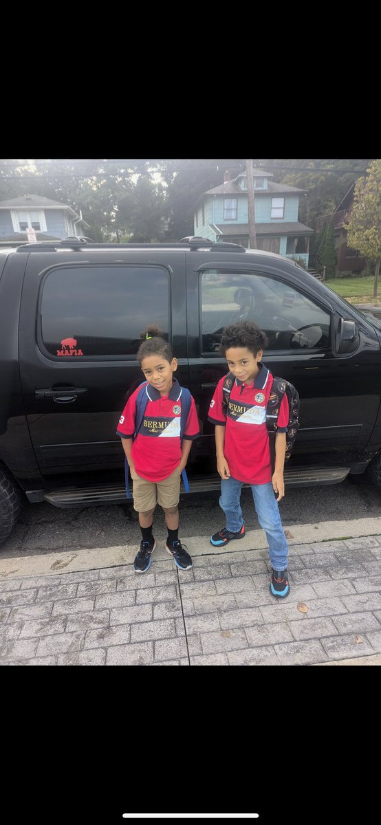 _NVanderpool's tweet photo. Twinning!! Might be the cutest day of the year here at MacArthur!!👯‍♀️🥹@BinghamtonCSD #BPatriotProud #MacOnBoard https://t.co/GaCfpO47Z5