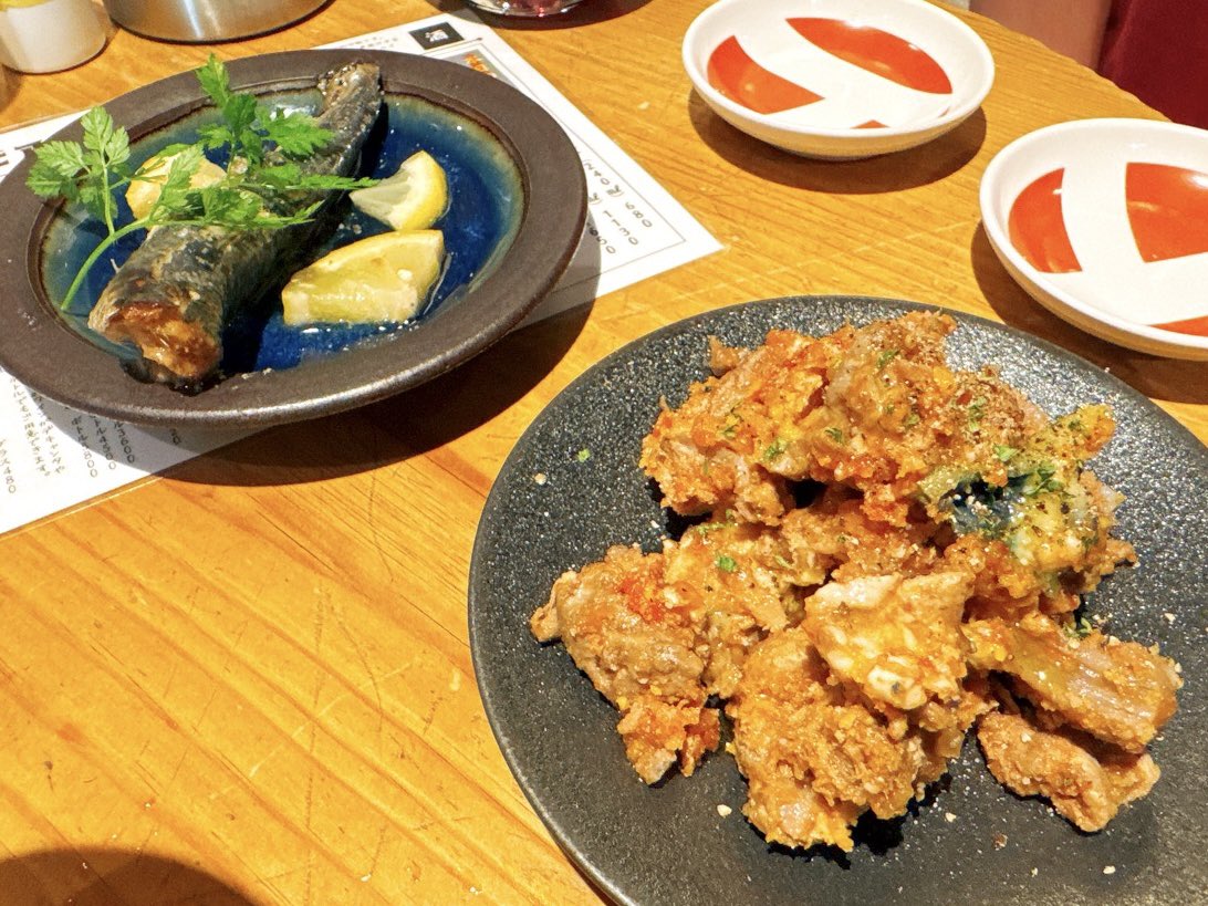 MigaqOfficial's tweet photo. ☀️━━━━
天気快晴
━━━━ ☀️
美味しいクラフトビールとワイン♪
コロッケがあり得なき良い音色
サクサクサクサク⊹
#企業公式が毎朝地元の天気を言い合う #企業公式が朝の挨拶を言い合う #企業公式相互フォロー #企業公式飯テロ部 #企業公式さんと繋がりたい #BEERSTAND #molto #モルト https://t.co/EotiTKnNpH