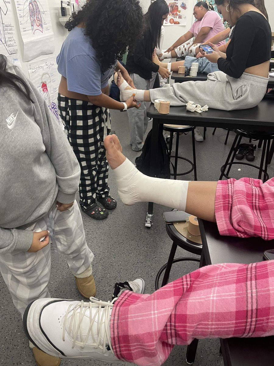MTLiss79's tweet photo. All about ankle taping in Sports Med @wcsdsacte @WashoeSchools @CTEinWCSD https://t.co/8No9jzoxS9