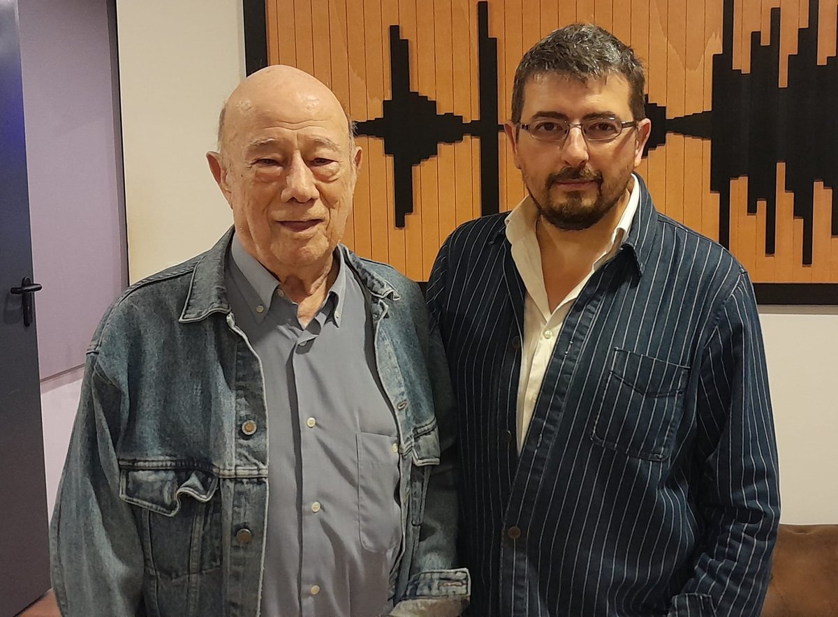 Alfonso S. Suárez dice; Les presento a la voz en off que va a iniciar  nuestra historia: RICARDO SOLANS. Un actor mítico, con unas  interpretaciones absolutamente memorables. Ha leído el texto y