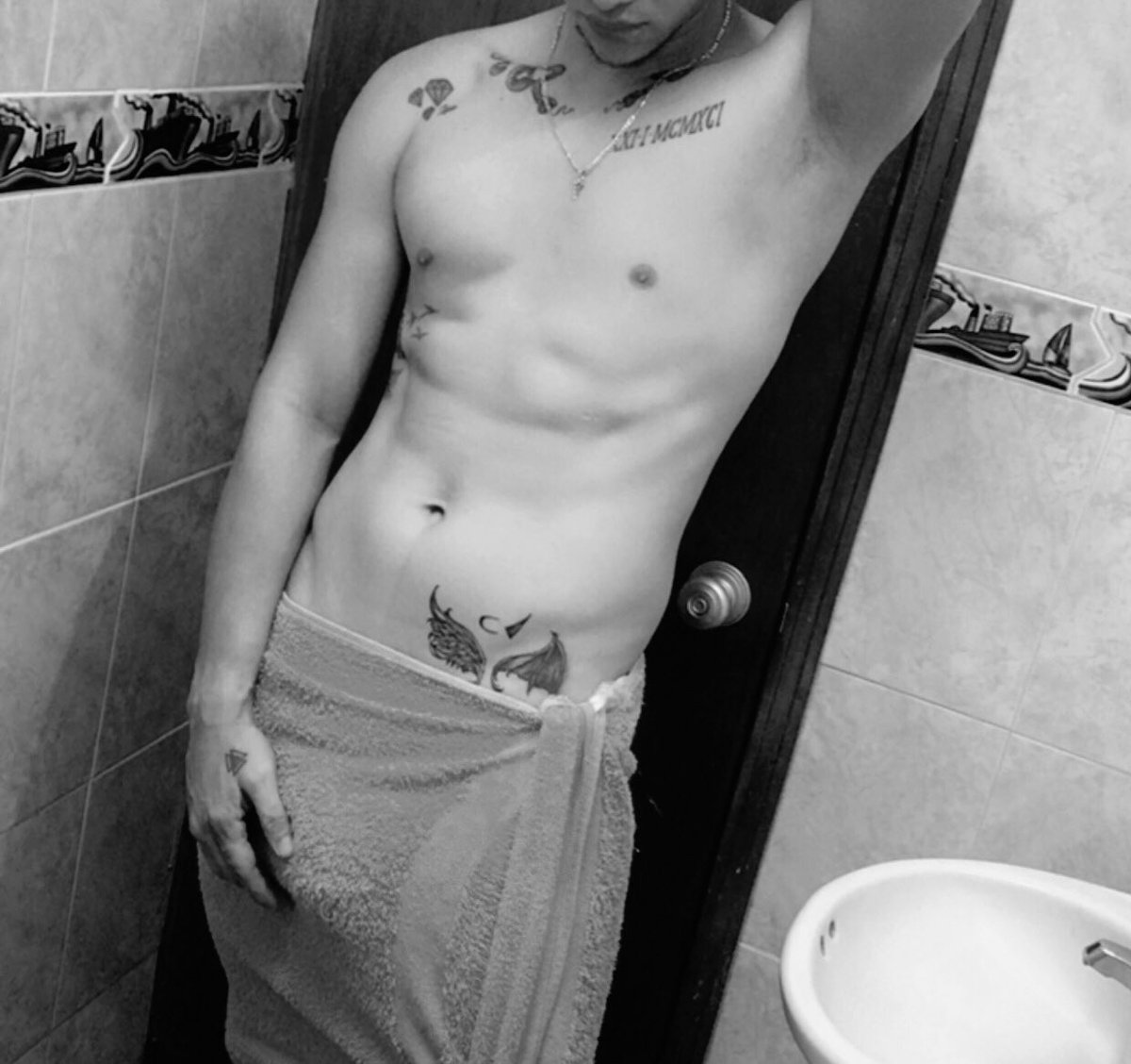 TorrwsVictor's tweet photo. Quién quiere ser mi fotógrafo?🔞😈🔥 https://t.co/yay7n3cjgE