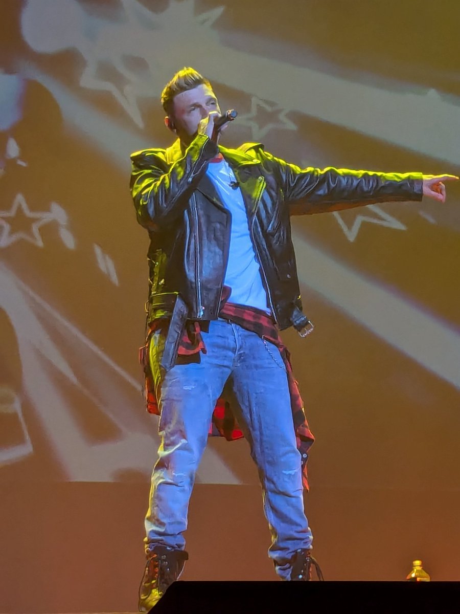 SwitzerRandi's tweet photo. Great time in Detroit @nickcarter 
#whoiamtour #nickcarter https://t.co/KdRbKJe3bi