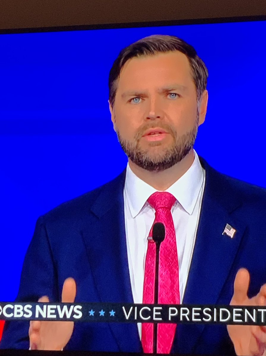 ananavarro's tweet photo. I really 💕 how JD Vance matched his lipstick with his tie. https://t.co/ypq8YRG59s