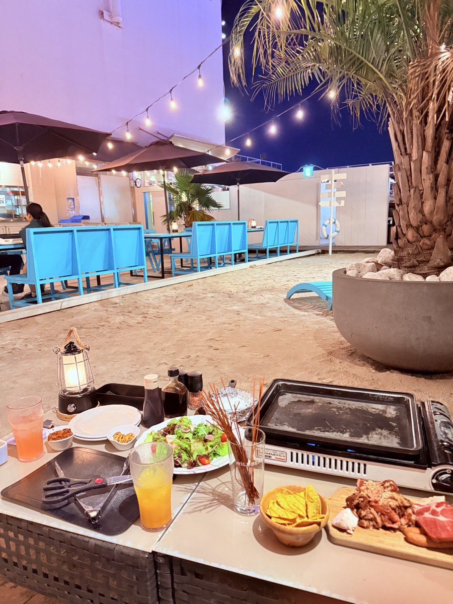 zu_mi_1104's tweet photo. 新宿のルミネエストの屋上にてBBQ🍖
カップルシートみたいな席にしたけど
女子会ですww

 #新宿
 #ルミネエスト
 #ワイルドビーチ
 #BBQ
 #屋上
 #女子会 https://t.co/f0LjQcCg44
