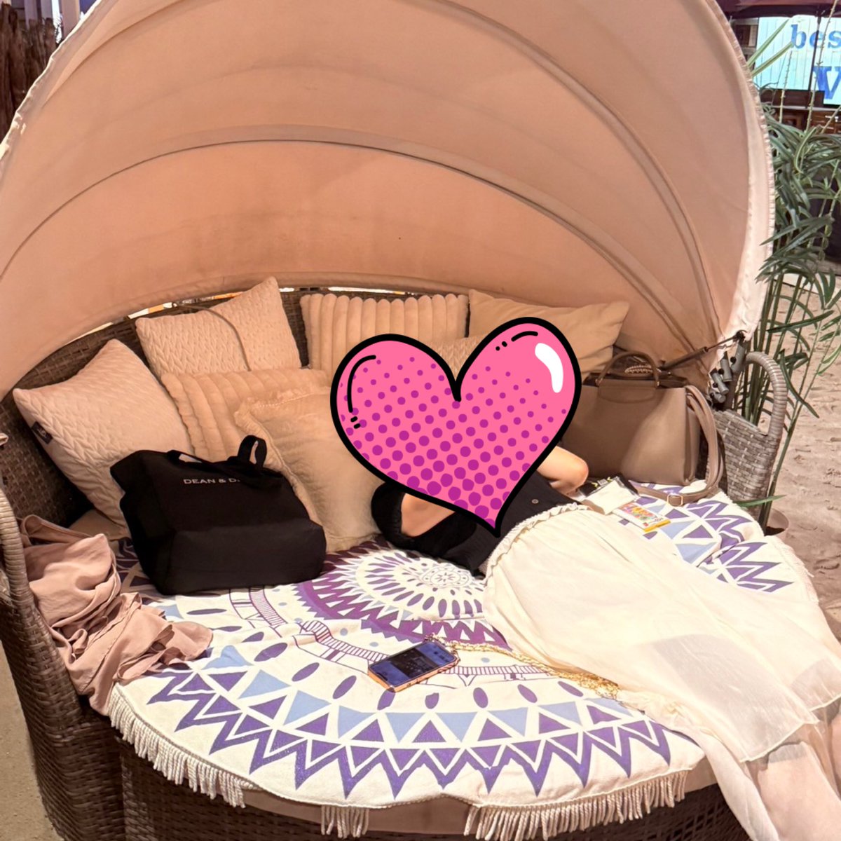 zu_mi_1104's tweet photo. 新宿のルミネエストの屋上にてBBQ🍖
カップルシートみたいな席にしたけど
女子会ですww

 #新宿
 #ルミネエスト
 #ワイルドビーチ
 #BBQ
 #屋上
 #女子会 https://t.co/f0LjQcCg44