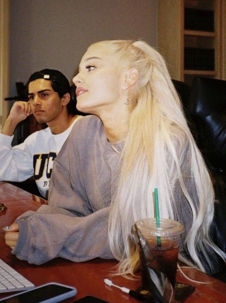 ArianaWorldHQ's tweet image. MORNING GOAL!

Each Ariana fan who sees this tweet must comment:

• All the alphabet letters (TWO TIMES) &amp;amp; TEN names

Using --&amp;gt; #ARIASARIANA 
RT = VOTE