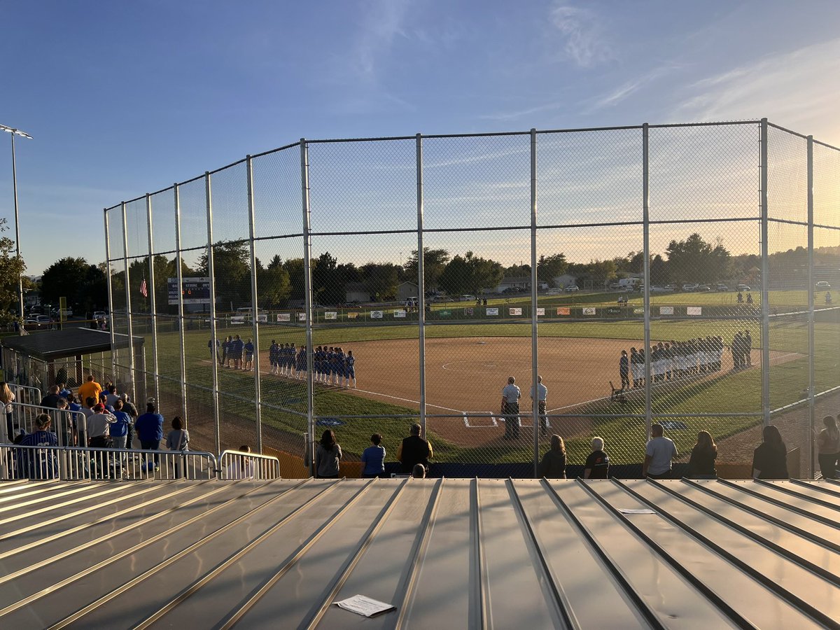 SeilerShawn's tweet photo. Gering Bulldogs softball ends the regular season 19-10! So proud of these coaches,players and parents trusting the process!! #beblueandgold Thank seniors Gabbie and Brylee for being a Bulldog for four years!! #Grit @geringbluecrew @GeringBulldogs @GeringSoftball https://t.co/Xq1Yrg9V3s
