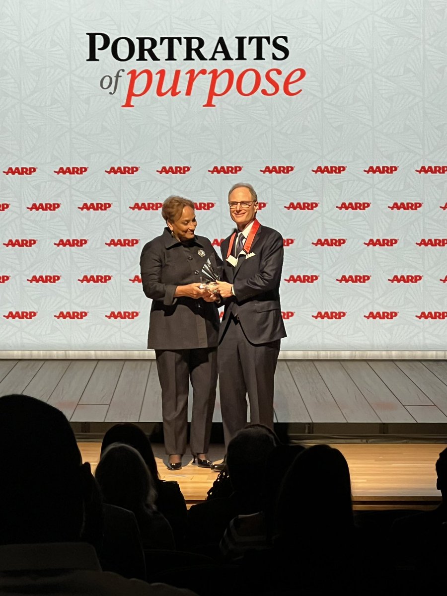 Tina Tran tweet media