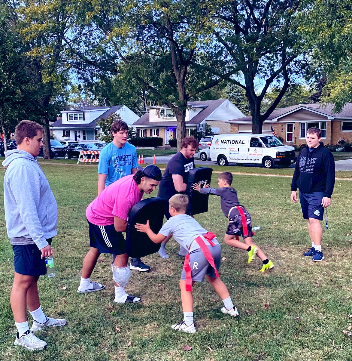 TimBeishir's tweet photo. Great night watching @PHSKnightsFBall players giving back to the game and to their community by coming out to help coach @ArlingtonCowboy practice. Proud of our guys! #KnightTEMPO https://t.co/FZFLMkwwkn