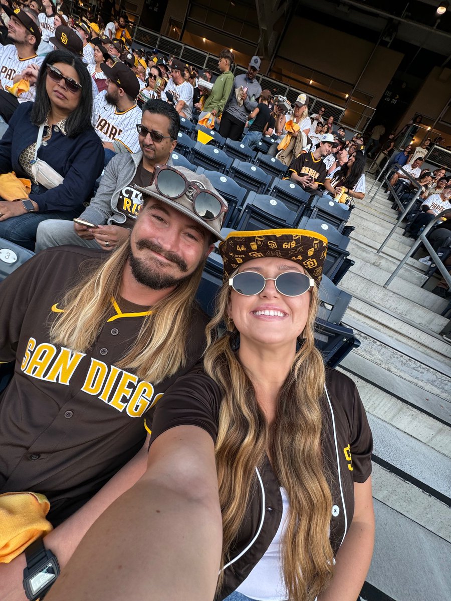 shelbythompson4's tweet photo. #FightForTheFaithful @Padres https://t.co/xzhi2bVySO
