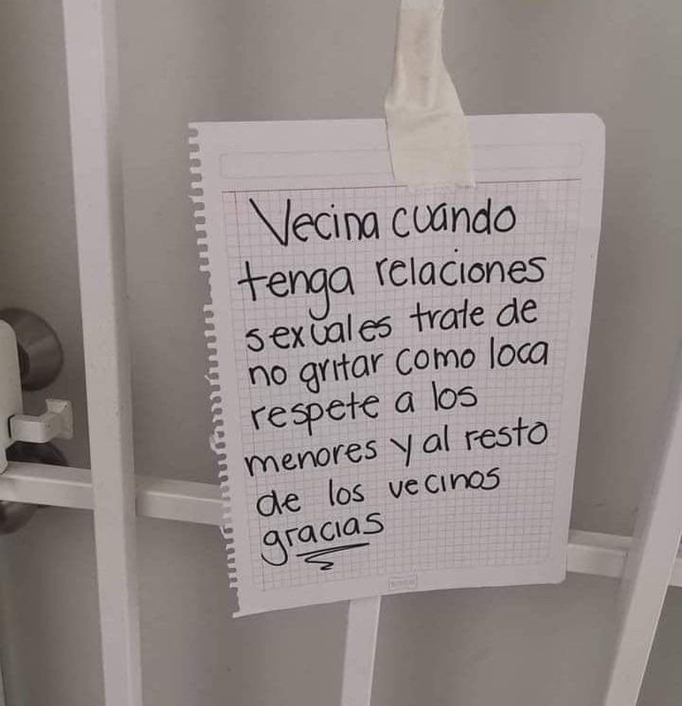 Sam235ek's tweet photo. La negra vio el cartel que habías puesto en la puerta de su casa, está tomo la hoja y fue directa a tu casa, está entro y te sometió rápidamente metiéndote la verga y cojiendote como una loca, obvio te dejo como una retrasada♠ 
5 horas después♠

Ahora tu eres mi puta~♥ https://t.co/JHSq6cGgnz