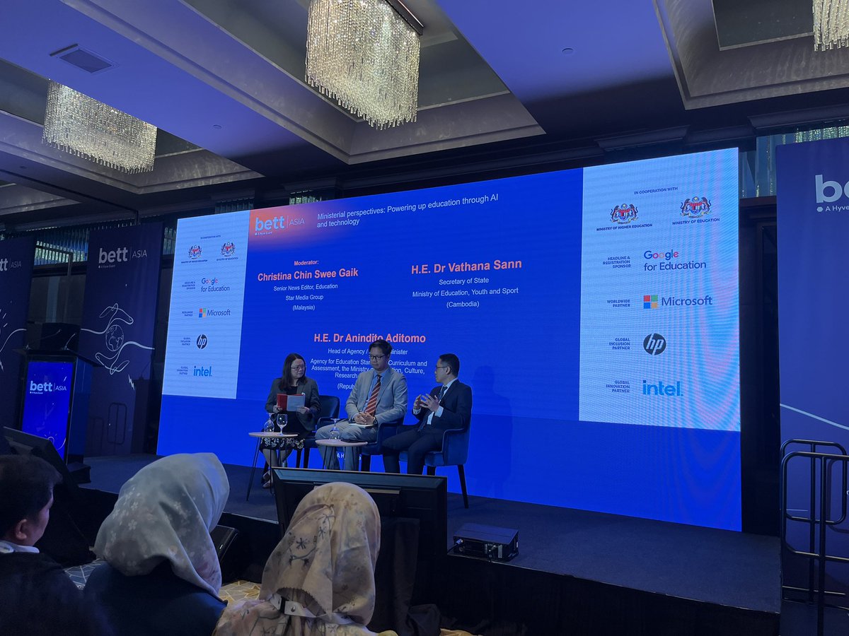 Interesting perspective from HE Dr Anindito Aditomo of Indonesia - they cut 20% of content from curriculum because pupils won’t need it due to AI. Then filled space with climate change, sustainability and skills training. A lesson for our curriculum review perhaps? #BettAsia2024