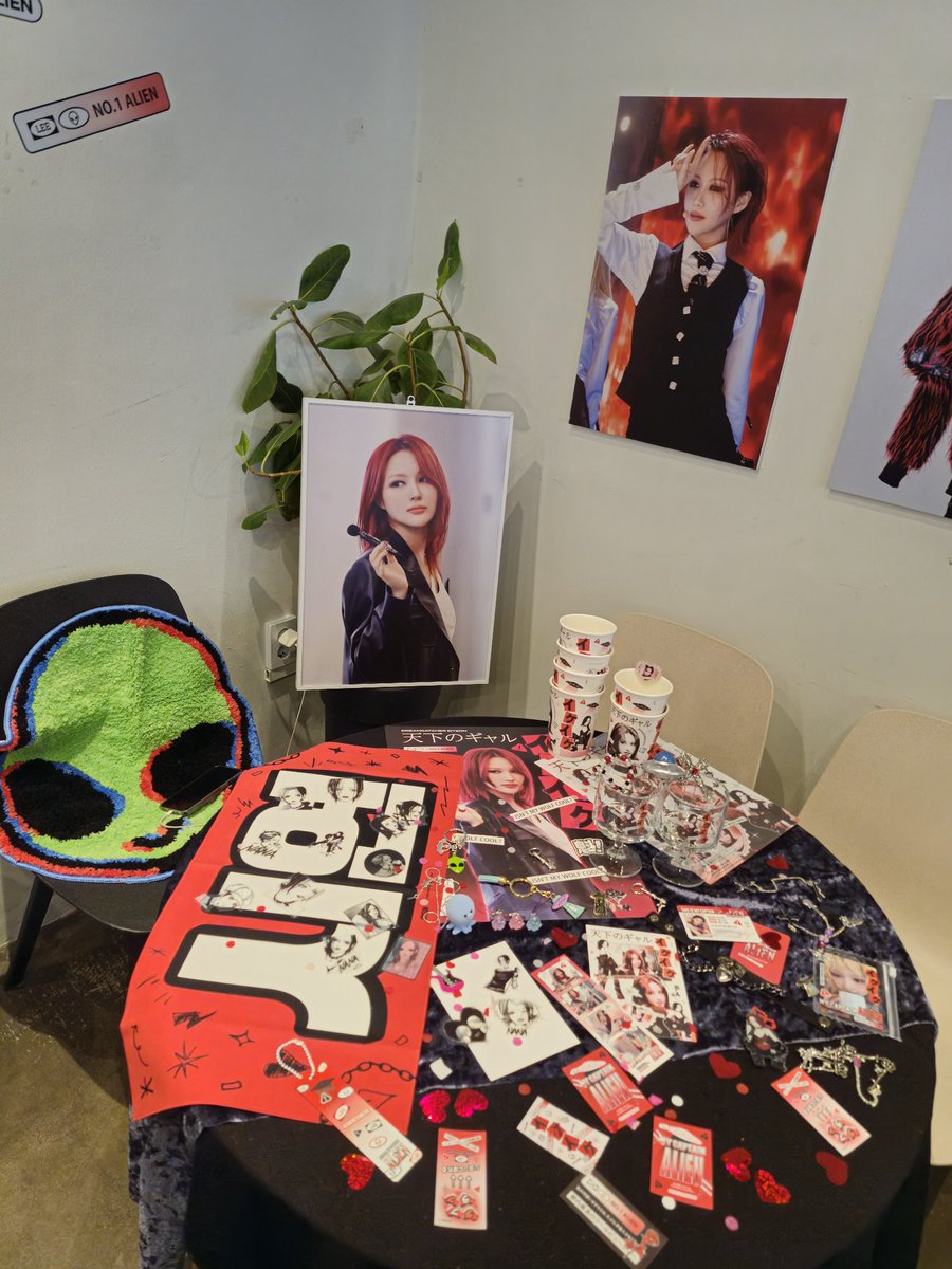 wolfinsomnia99's tweet photo. 싱누님 생카 메가라운지를 방문했습니다 꾸며놓은 디자인이 굉장히 맘에드네요
#대원들은천하의왹왹대장만사랑해
#HappySIYEONday https://t.co/dRDKSIDeWd