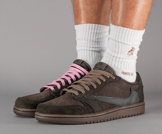 JustFreshKicks tweet media