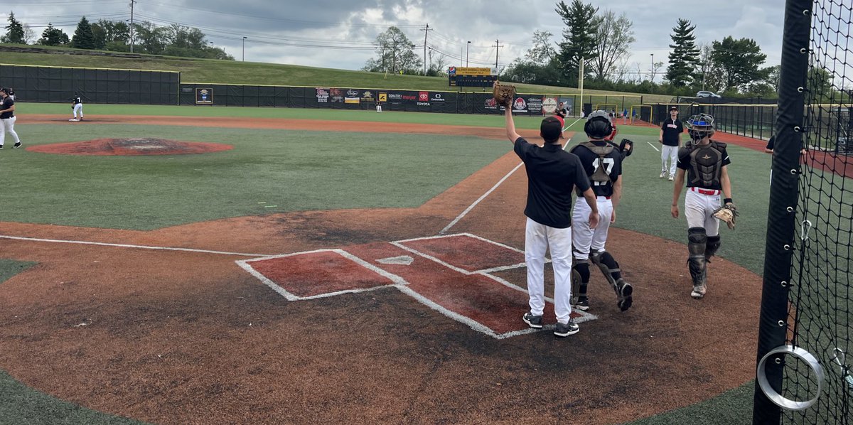 WindsorSelects's tweet photo. A great 1st day on the collegiate tour for the team today, as we visited  @NKUNorseBSB. Special thanks to Coach @DizzyPeyton_NKU for taking some time to talk to our guys.  Capped off the night with team dinner @barleycornsky. https://t.co/sfQBj3YLh9