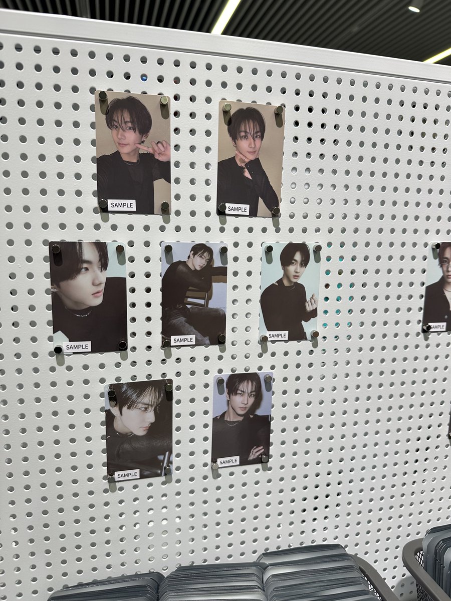 kookiezandmilk's tweet photo. 엔하이픈 전시 'UNSEEN'

photocard packs ! :D

#ENHYPEN #엔하이픈 https://t.co/DcFUoOzN4j