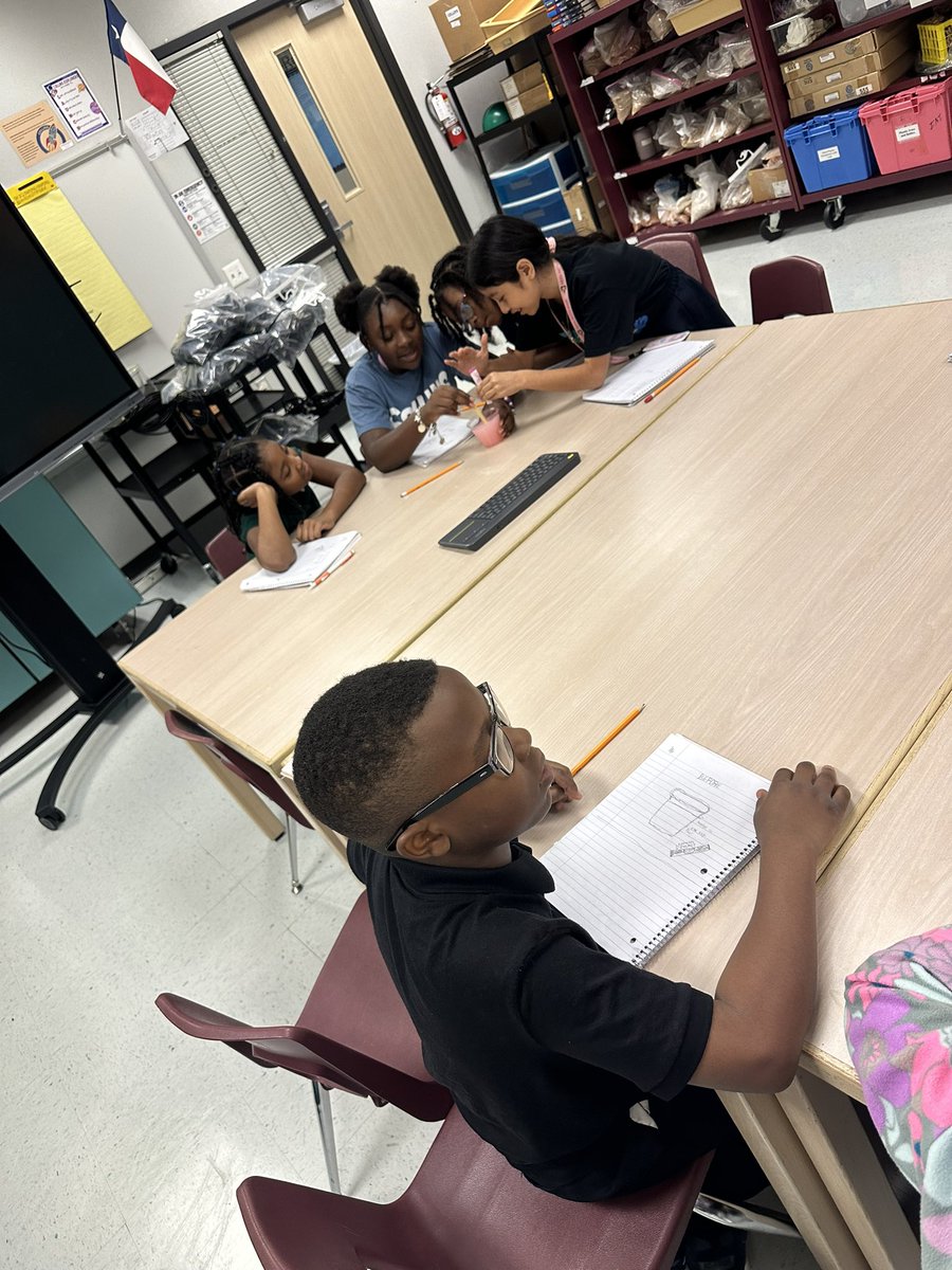 Oh how fun it was creating our SOLUTIONS during Science . 🧪 🧫🧬🥼<a href="/ExplorersCol/">Collins Elementary</a>