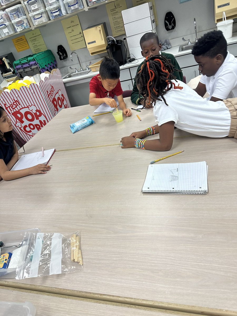 Leslie Scott tweet media