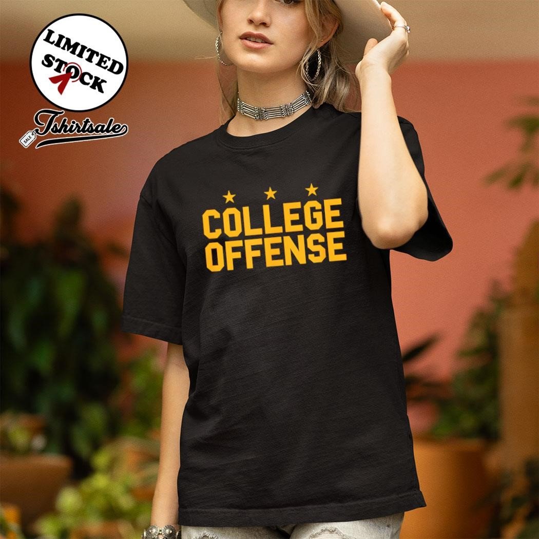 tshirtsaleol's tweet image. 💥 For true Commanders fans—celebrate with this fun College Offense shirt! 🏈🎯

See more: t-shirtsale.com/product/washin…

#WashingtonCommanders #NFL #CommandersFans #CollegeOffense #FootballSeason