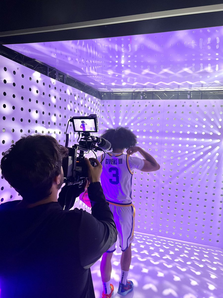 LSU_plus's tweet photo. Suited Up and Booted Up

@LSUBasketball https://t.co/mnly9tuylU