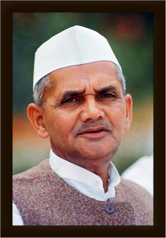 सादगी, सुचिता, नैतिक मूल्यों के आदर्श, महान स्वतंत्रता सेनानी,जय जवान जय किसान का नारा देने वाले भारत के अद्वितीय प्रधानमंत्री श्रद्धेय लाल बहादुर शास्त्री जी को उनके जयंती के अवसर पर कोटि-कोटि नमन एवं भावपूर्ण श्रद्धांजलि। 
 🙏🙏