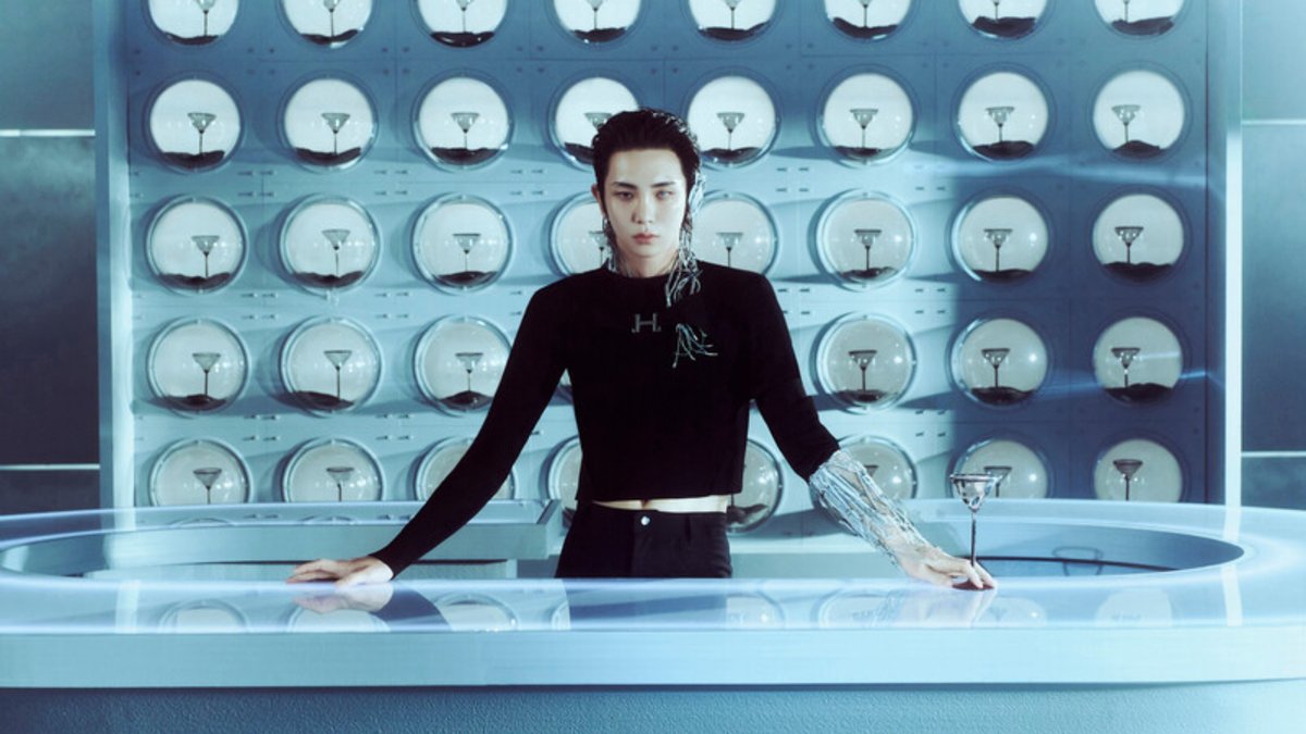 KPOPWORLD's tweet photo. SHINee's Key Delivers the Ultimate Birthday Gift to SHAWOLs with "Pleasure Shop" 🎉

Read more: https://t.co/wxiEirb8rE

#SHINee #Key #PleasureShop #SHAWOL #KpopRelease #KpopNews #HappyBirthdayKey #KeyBirthday #KpopWorld https://t.co/25XaBnjEh3