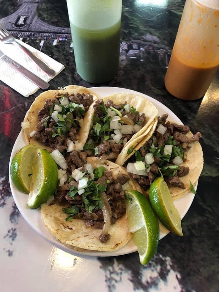 JulioPosts's tweet image. “what’s on your mind?” 

Me :