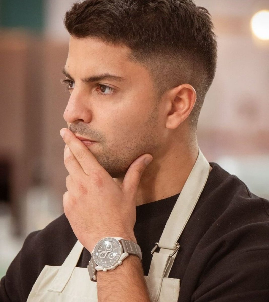 veleztoxiic's tweet photo. Pero que me importa a mí quien hizo la mejor galletita, denle el premio a edul por hermoso 

#BakeOffFamosos https://t.co/y6QKVmpQVC