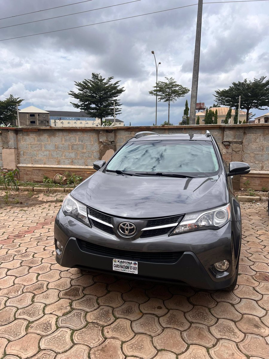 greatdexxy's tweet photo. Brand : Toyotal
Model: Rav 4
Year.   : 2015
Condition: ✅
Duty.   : ✅
Price. :18(Negotiable) https://t.co/rDl3VOSqss