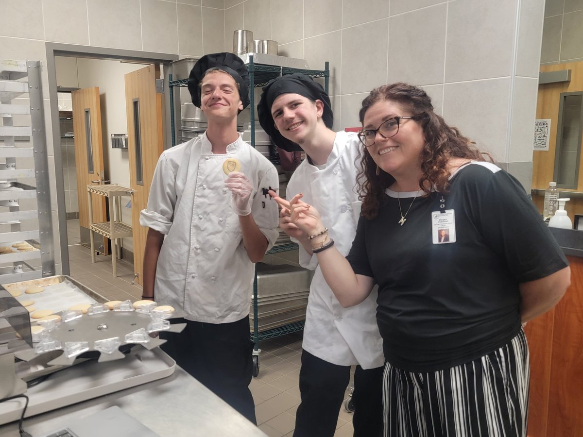 Today, Executive Communications Director,  Megan Overman got to experience first-hand watching our Advanced Culinary Arts Students using the edible ink printer on cookies. Thank you <a href="/EMSEDFOUNDATION/">EMS ISD Education Foundation</a>  for the amazing grant. #HCTCREADY #EMSPROUD