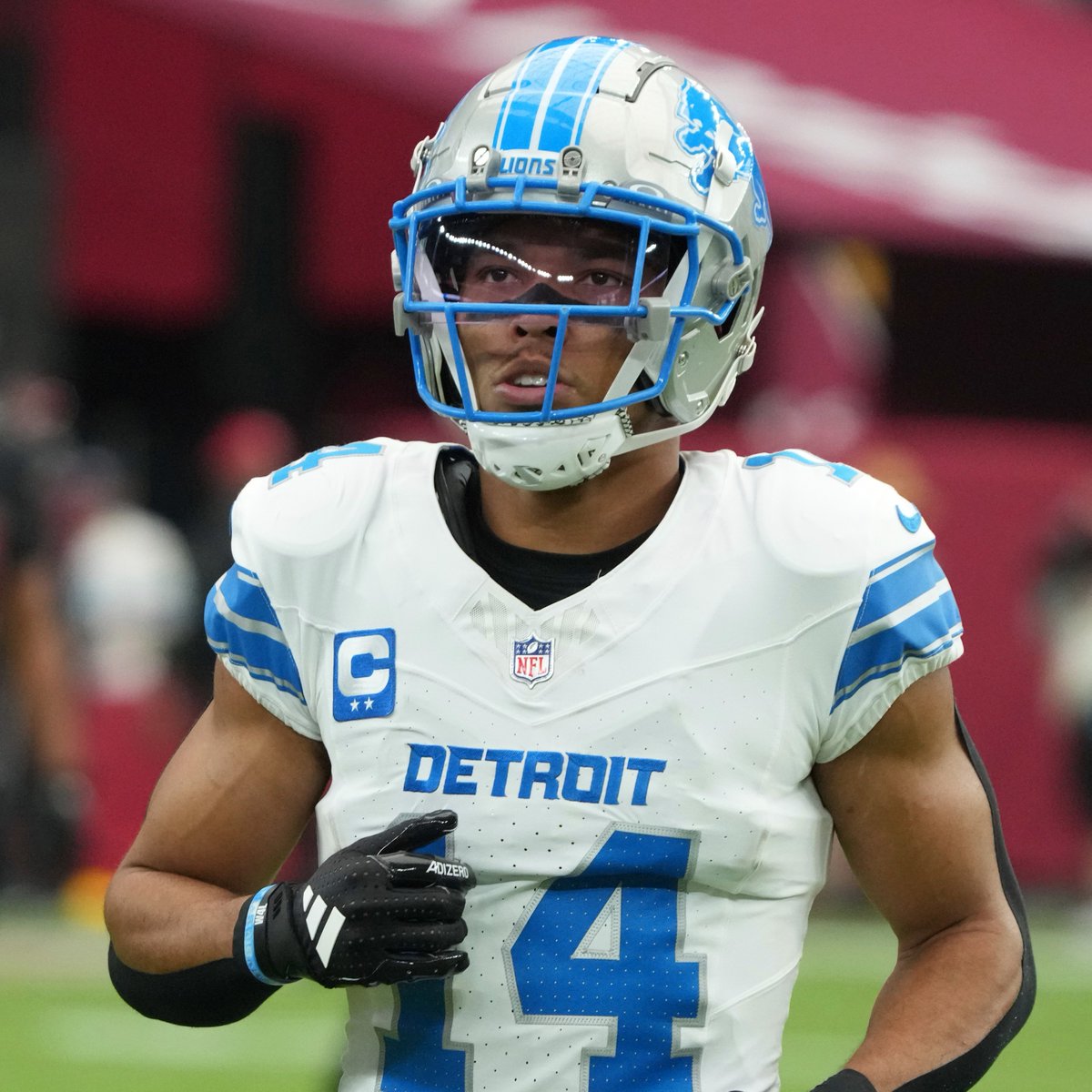 Which WR would you rather have on your team?

❤️ for Ja'Marr Chase
🔁 for Amon-Ra St. Brown

#RuleTheJungle | #OnePride