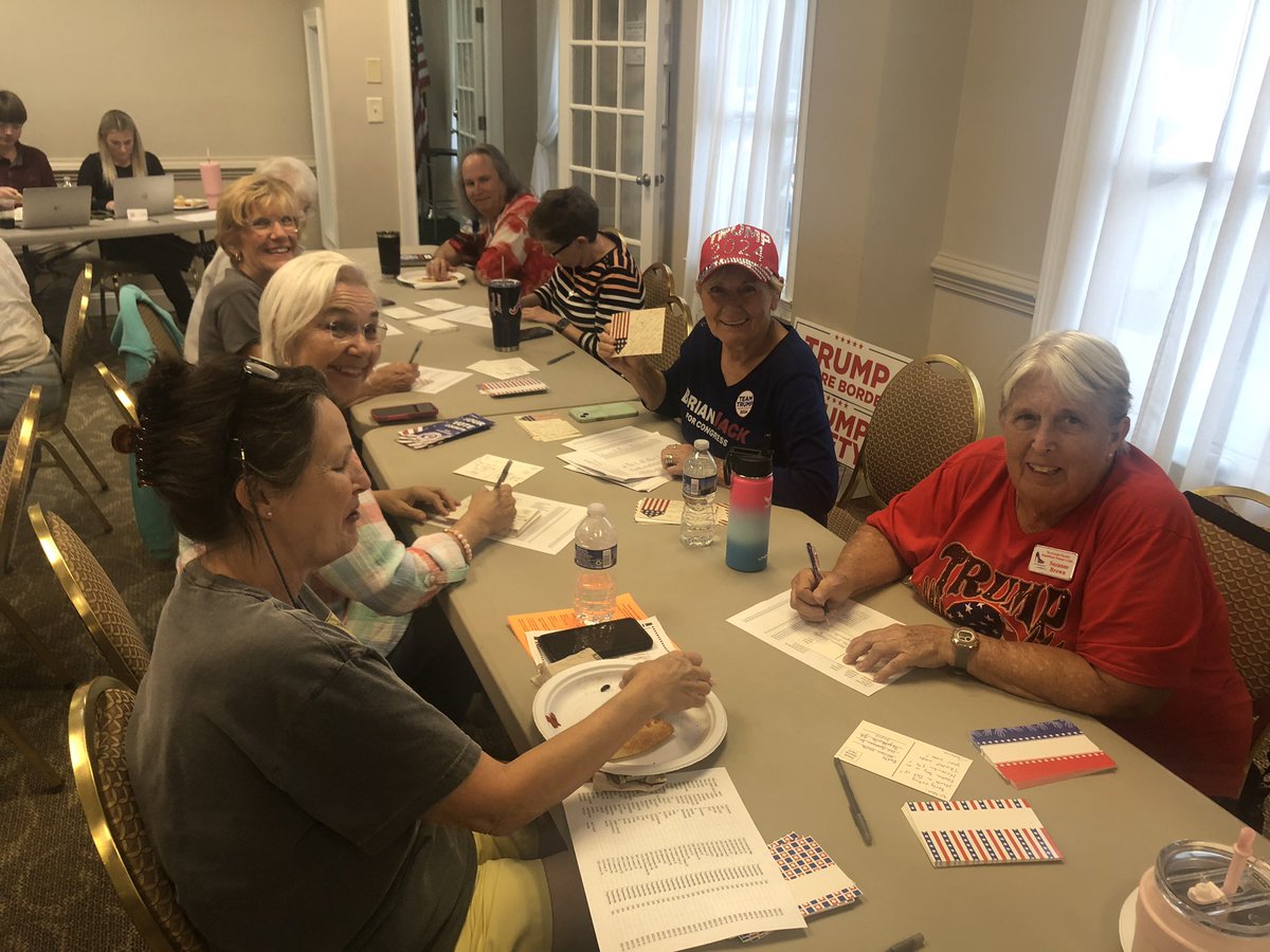 Another great night of #GettingOutTheVote for President Trump and enjoying the debate here in #Georgia! ✉️🇺🇸

Georgia is #TrumpCountry! ❤️