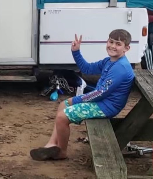ASecondChance's tweet photo. I am looking for my son #BrandonHamblin Jr. his mom is #CourtneyMaddox and they live in Mills River, N.C.
#Missing
#NorthCarolina
#MillsRiver, NC
https://t.co/liA3iykpTg https://t.co/T3V3GlcrBI