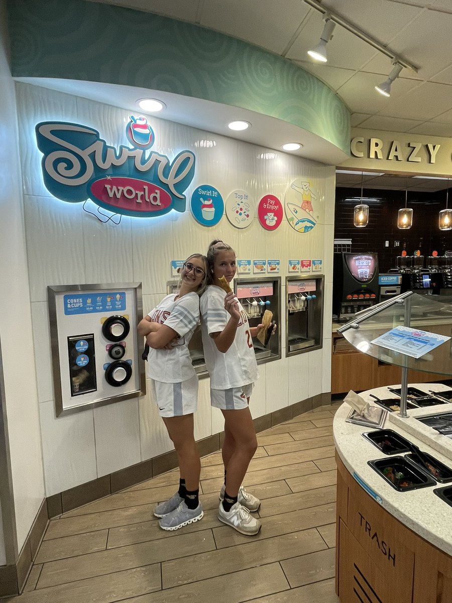 CoachWyman11's tweet photo. 2nd day in a row of swinging by to check out our friends @RaceTrac 🥳🎉🙌🏼
Great win by the @hcagirlsflagfootball team!!!!
It’s always great sharing a @RaceTrac stop with my boy @coachdlinc 🫶🏼
#SwirlWorld🤤 https://t.co/3819WFgdbT