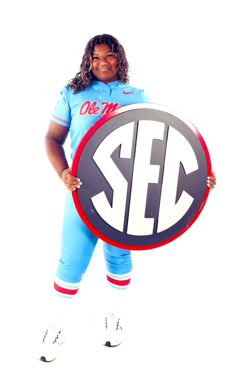 JadaSavage31's tweet photo. Thank you @OleMissSoftball @Jamie_Trachsel @NEvansSoftball @EhrenEarleywine @CoachBBuchanan  and Savana Sikes for a great weekend! The grove and Oxford are a great time! https://t.co/AJNNL6bDj8