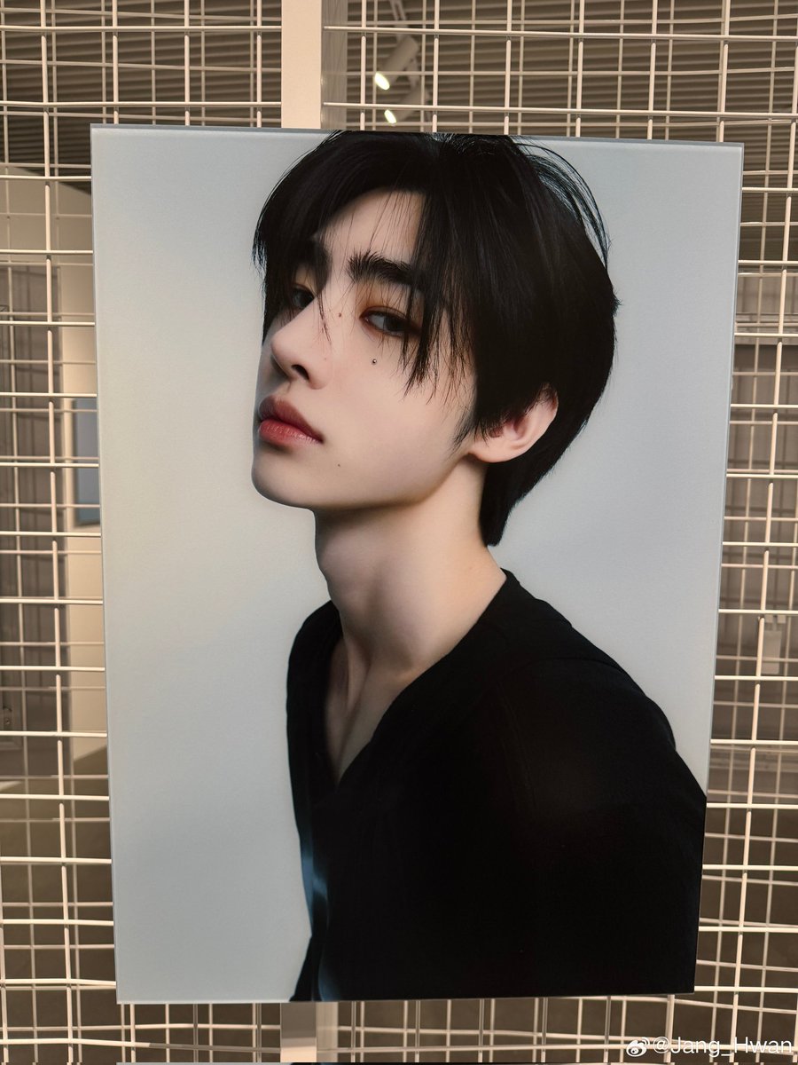 하이브인사이트 UNSEEN

#성훈 #SUNGHOON (2)