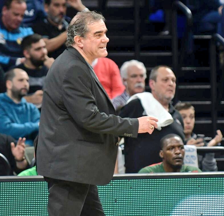 Habló Miguel Volcan <a href="/miguelvs27/">MIGUELVOLCAN</a> en <a href="/ultimocuartouy/">Último Cuarto</a> y dijo mucha cosa interesante en poco rato, siempre es bueno escucharlo y si habrá para mejorar "hay cosas que se pueden hacer y no es dinero...el que no avanza atrasa" 🏀🏀