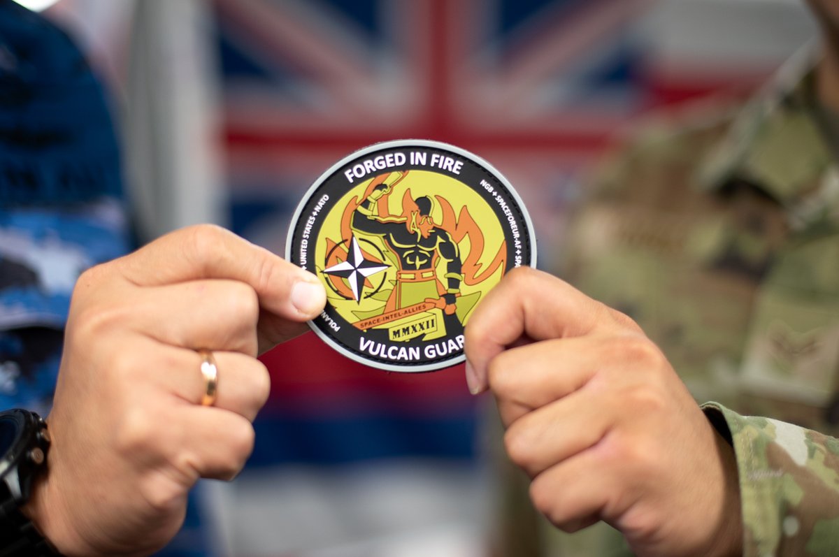 16/9/2024 🇮🇩🇺🇸

Indonesian Air Force <a href="/_TNIAU/">TNI Angkatan Udara</a> officials visited Kaʻena Point Space Force Station and the 109th Electromagnetic Warfare Squadron in Hawaii

This is the first time TNI participated  in the Vulcan Guard Space Exercise, according to <a href="/HiAirGuard/">Hawaii Air National Guard</a>: